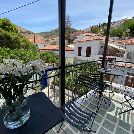Douskos Uptown Living Hidra Exterior foto