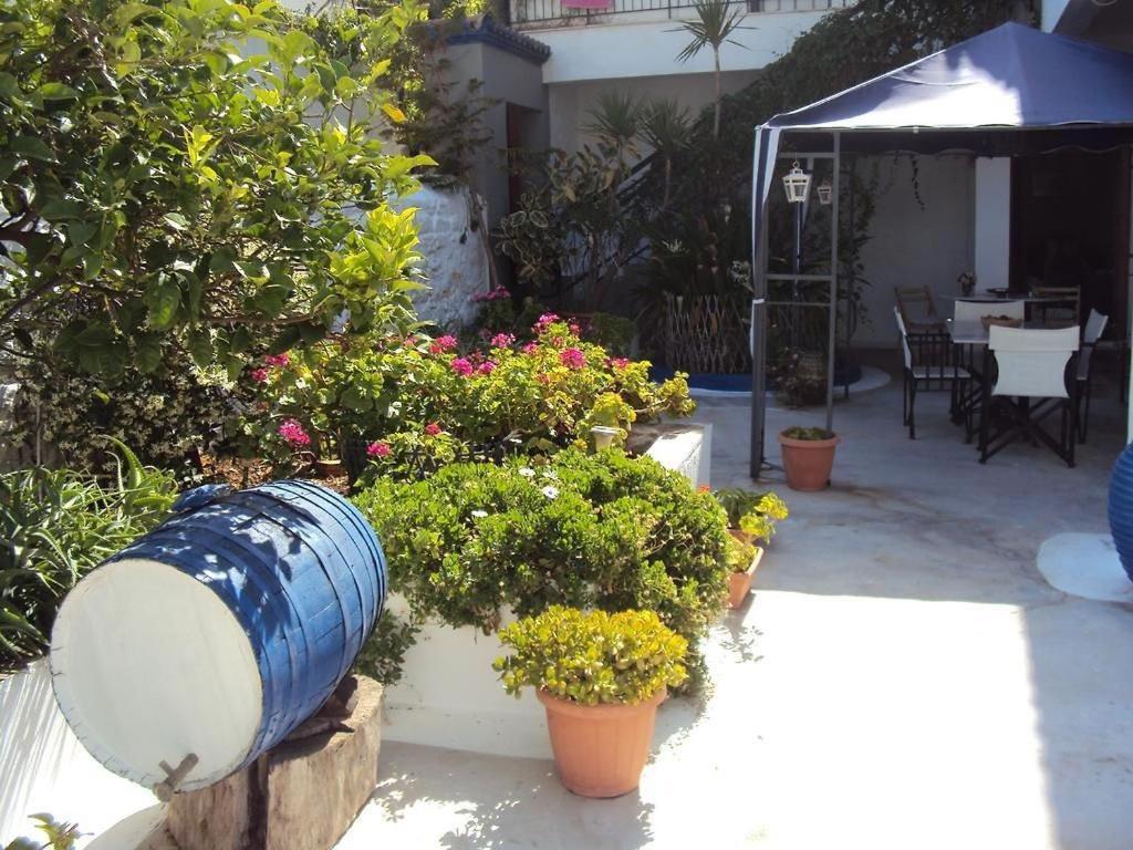Douskos Uptown Living Hidra Exterior foto
