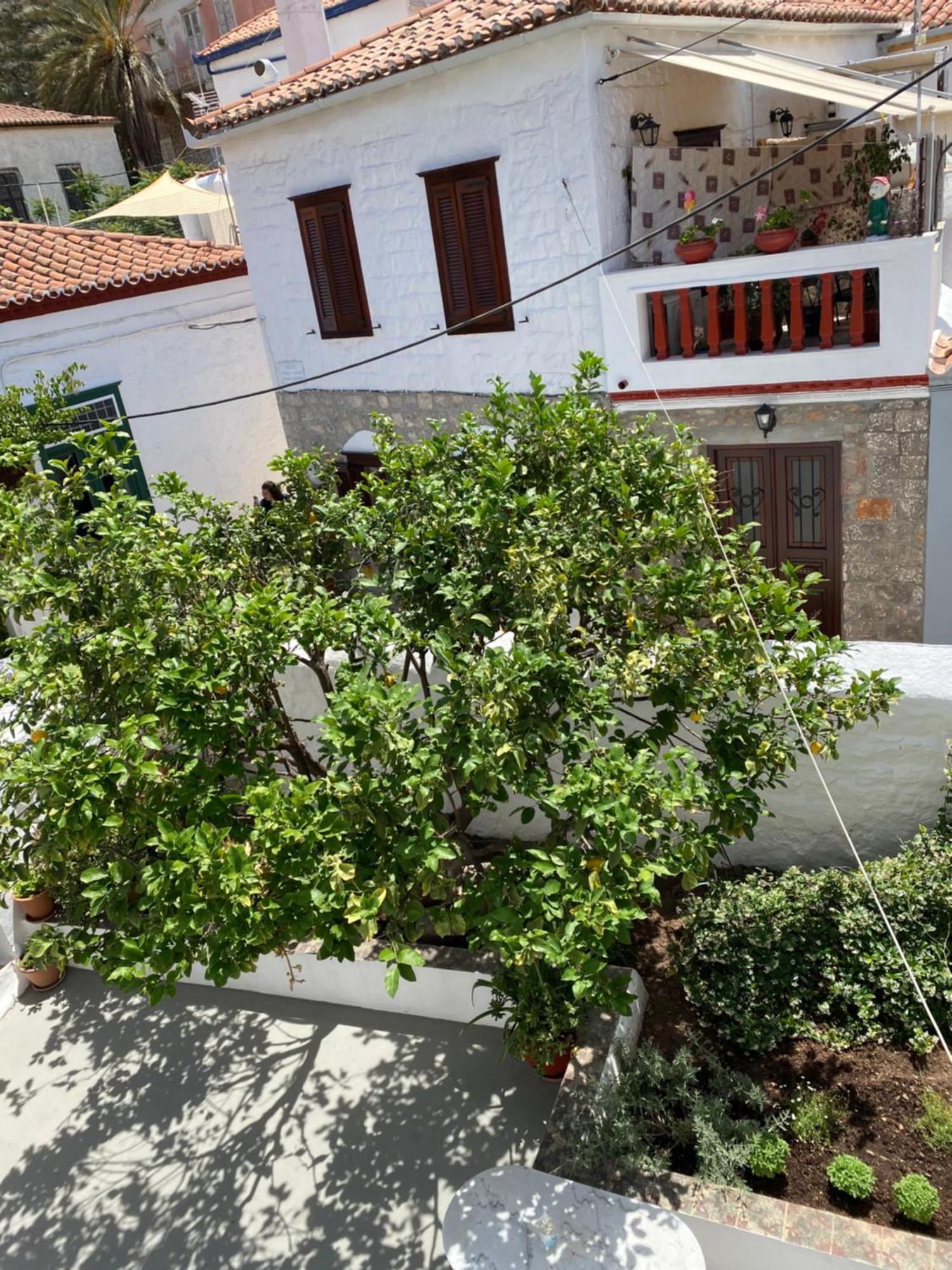 Douskos Uptown Living Hidra Exterior foto