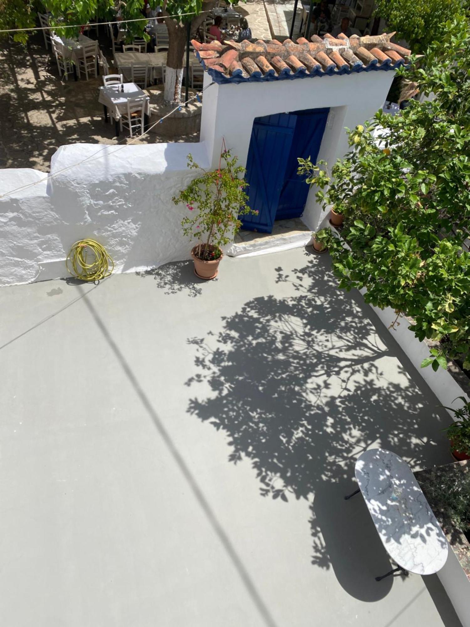 Douskos Uptown Living Hidra Exterior foto