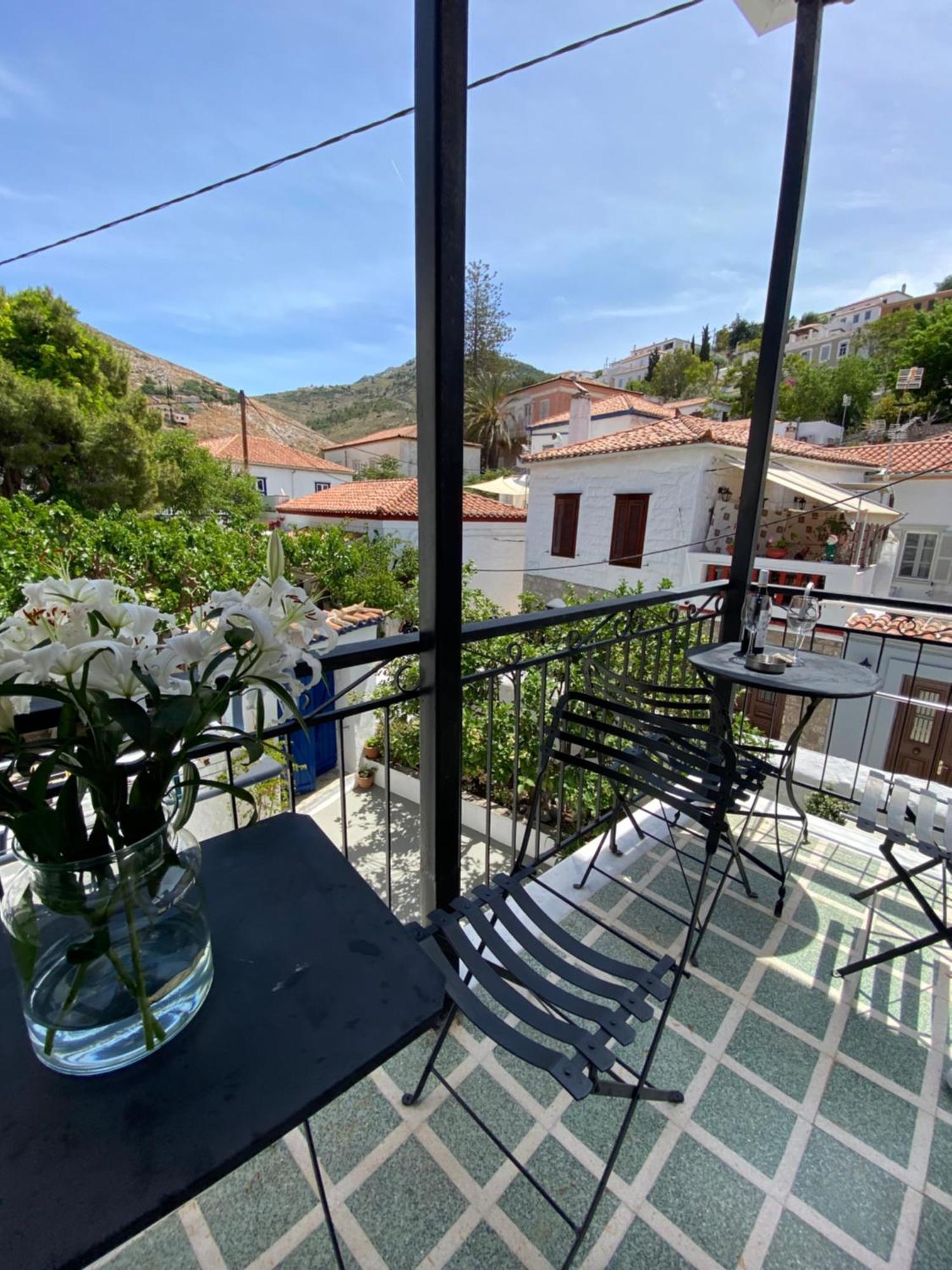 Douskos Uptown Living Hidra Exterior foto