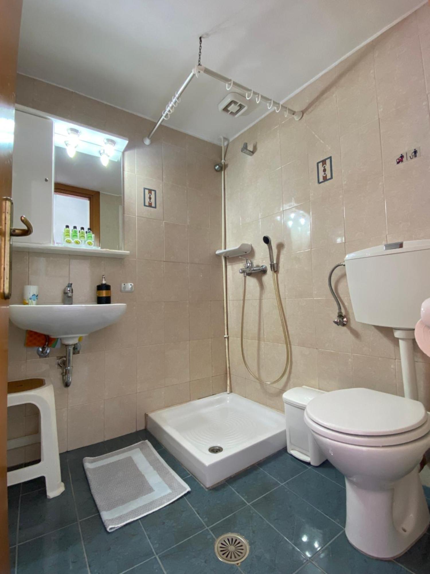 Douskos Uptown Living Hidra Exterior foto