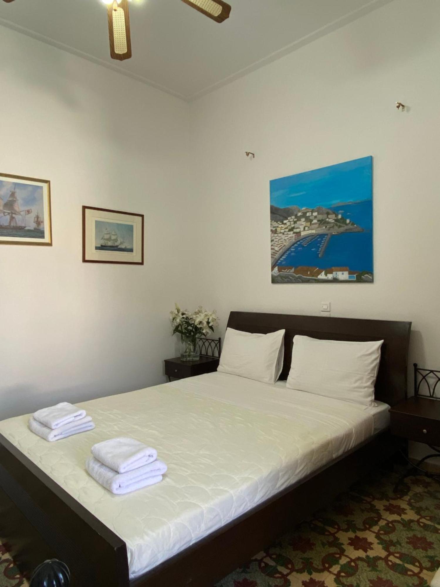 Douskos Uptown Living Hidra Exterior foto