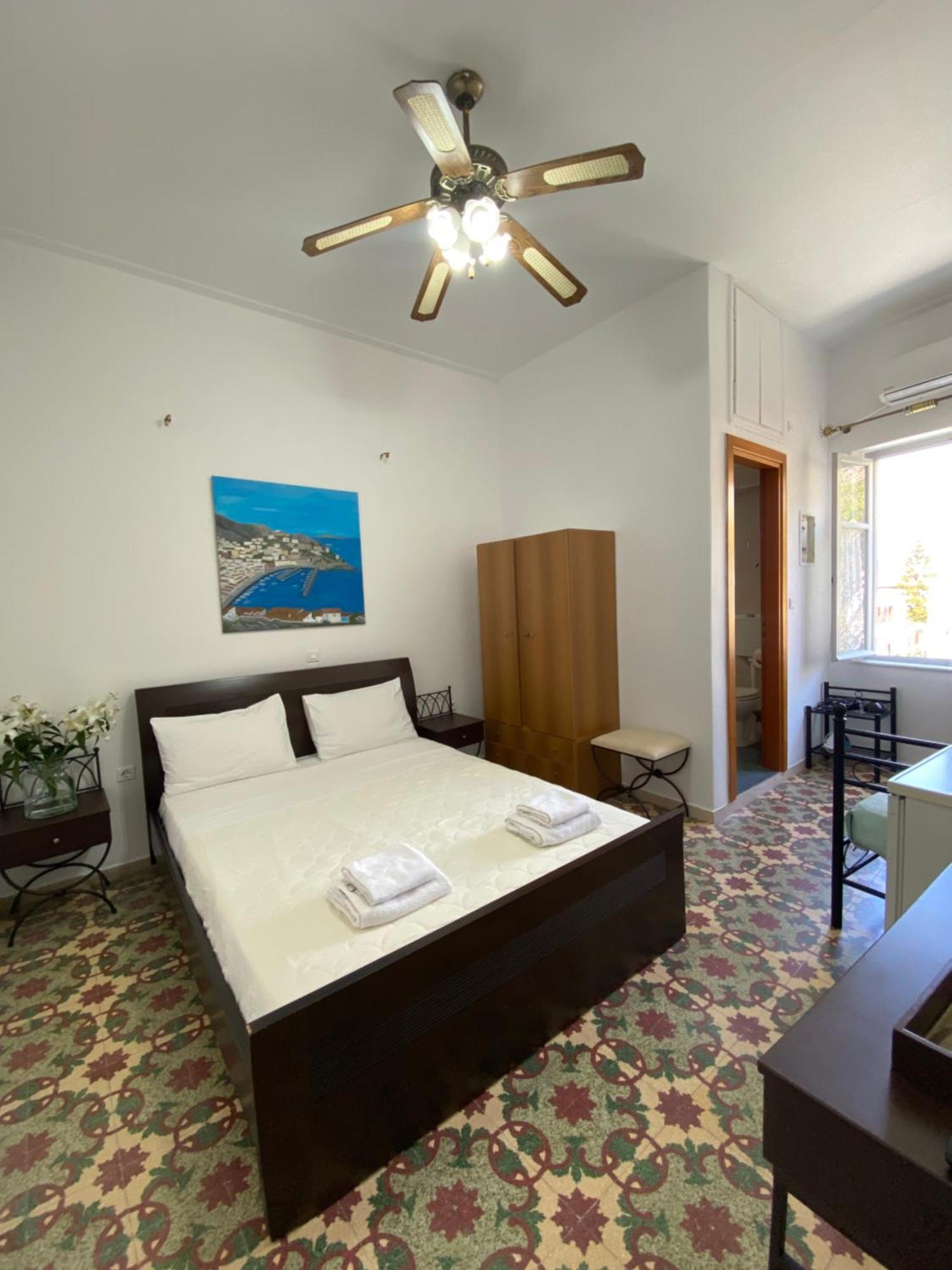Douskos Uptown Living Hidra Exterior foto
