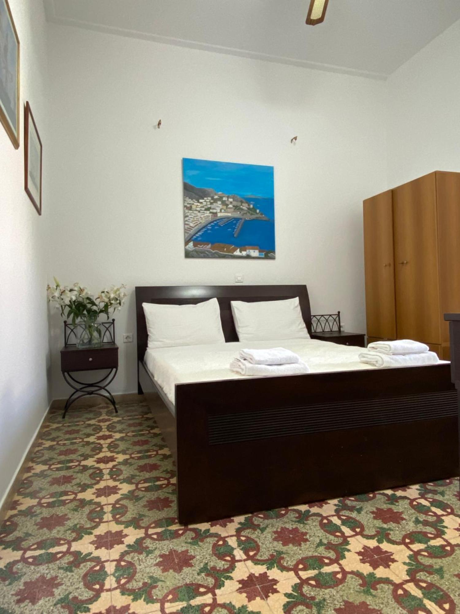 Douskos Uptown Living Hidra Exterior foto